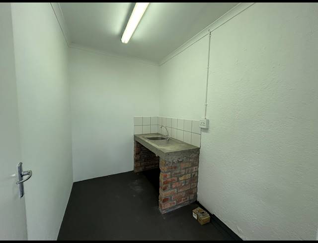 423M² BUILDING TO LET IN MAITLAND